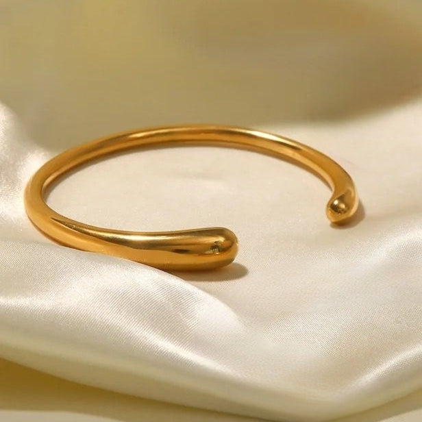 The Water Drop Bangle