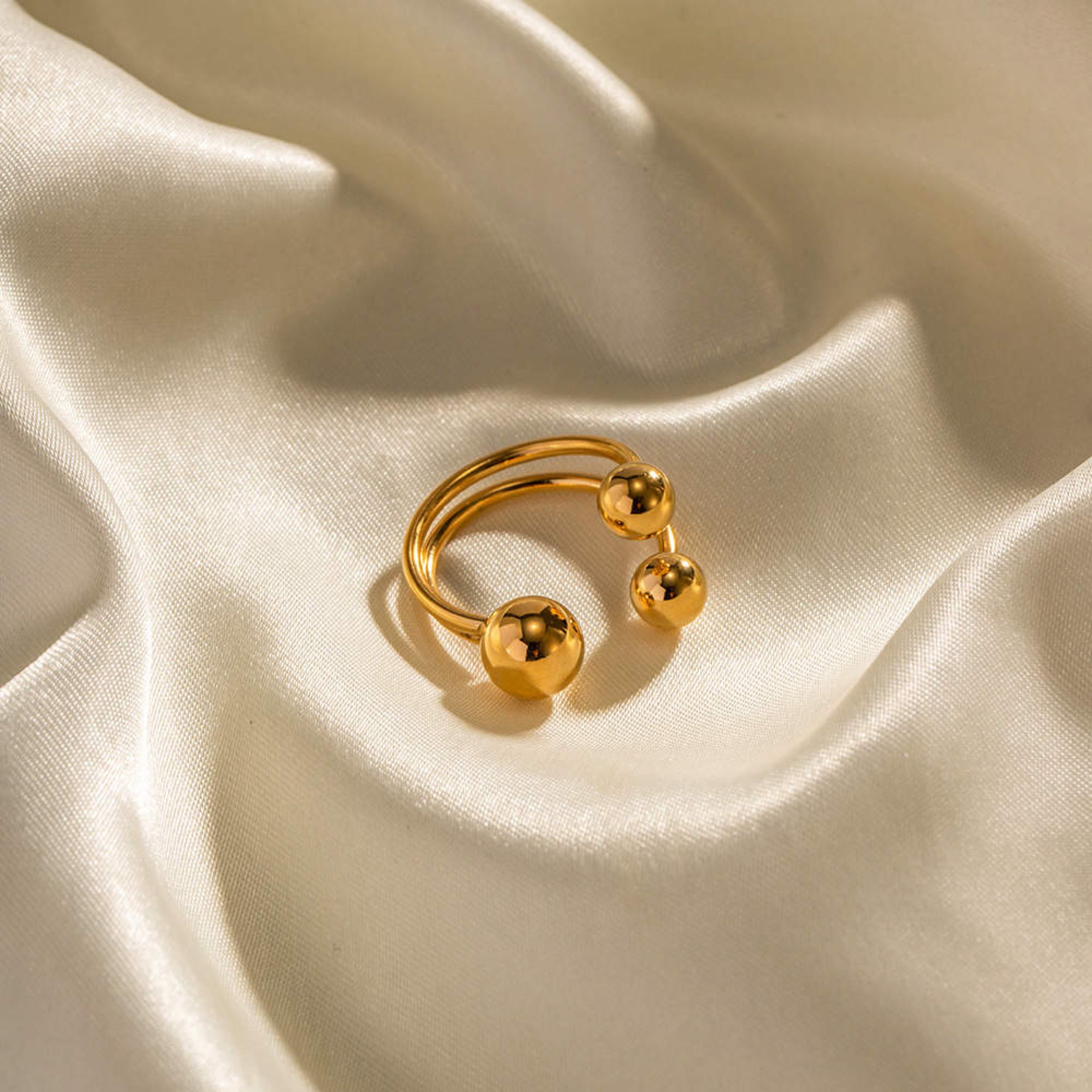 The Kelly Rings