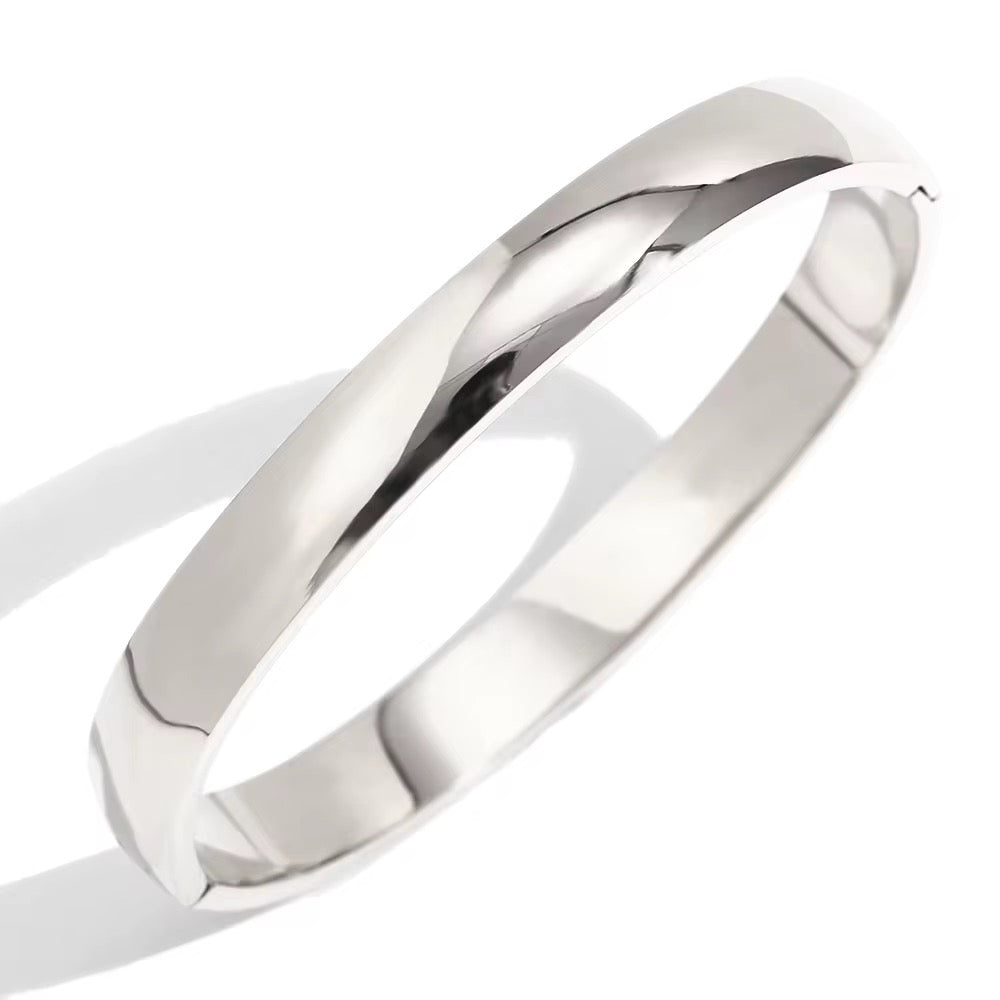The Smooth Hinge Silver Bangle