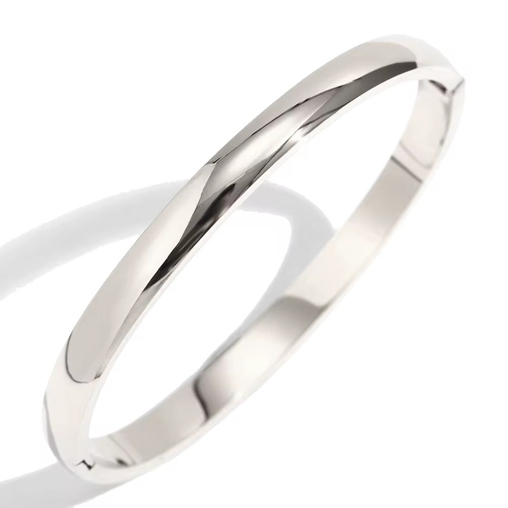 The Smooth Hinge Silver Bangle