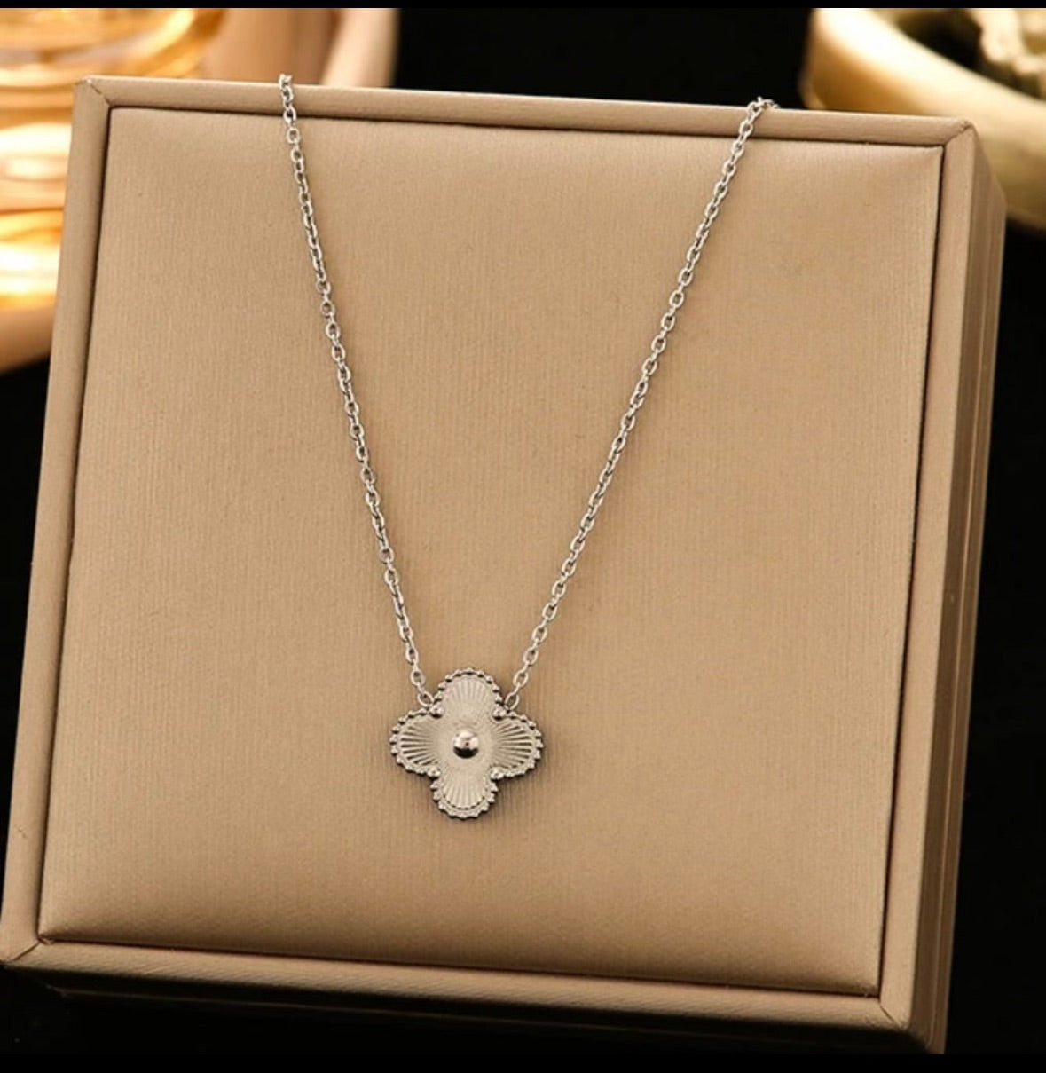 The Clover Necklace