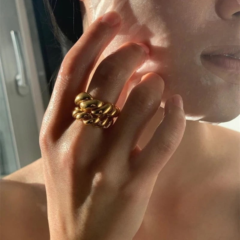 The Croissant Ring
