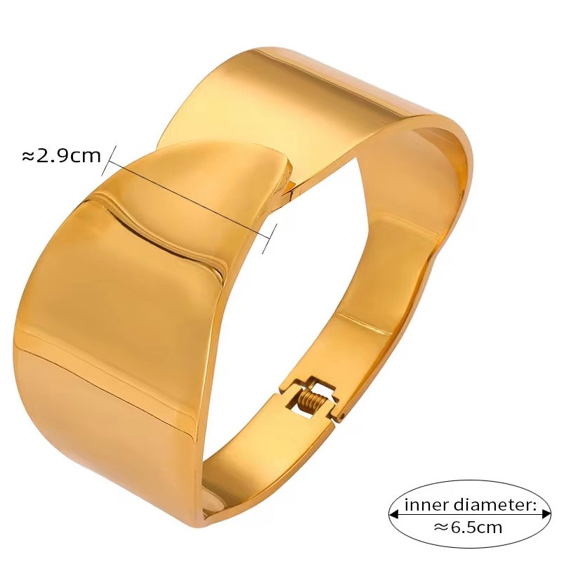 The Tee Cuff