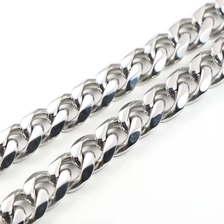 The Cuban Silver Necklace