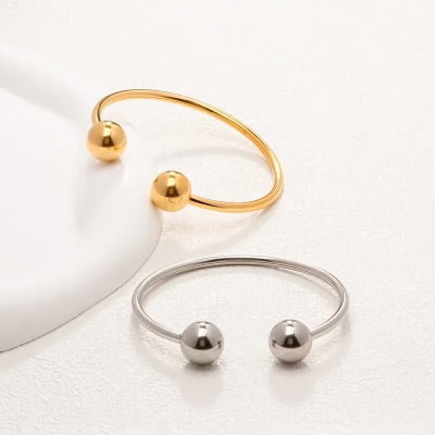 The Kelly Bangle