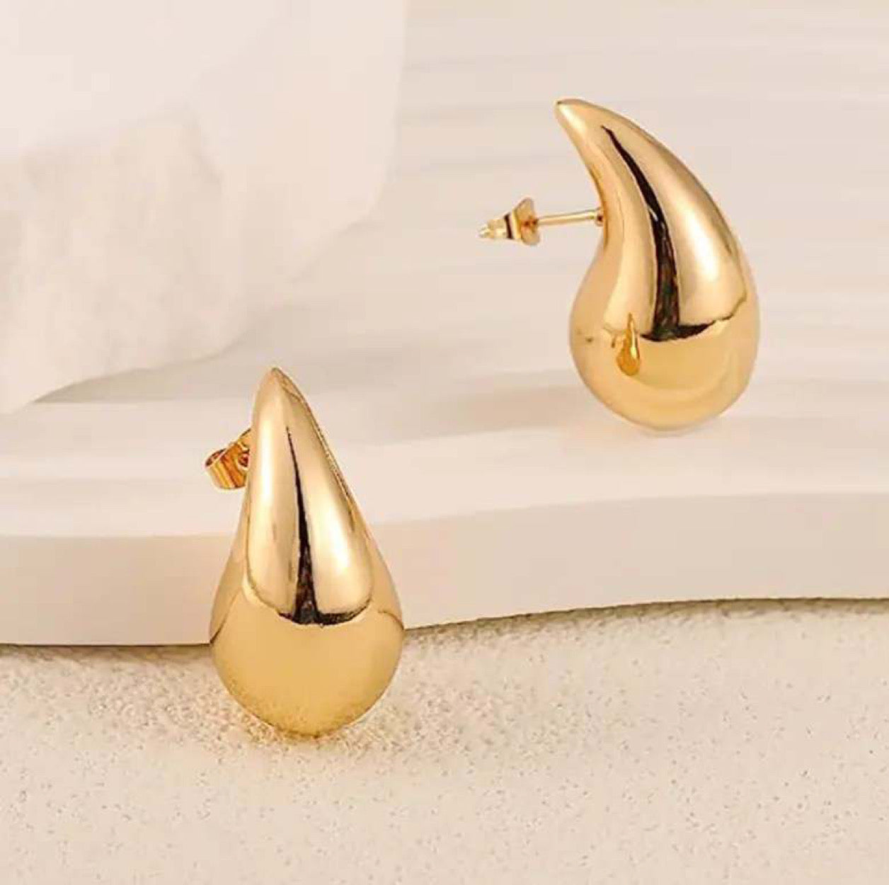 The Water Drop Earrings