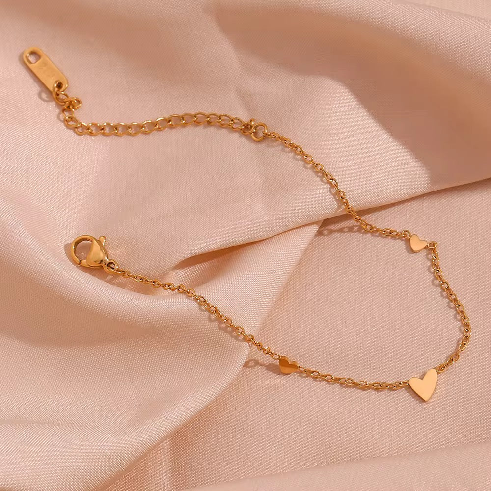 The Dainty Heart Bracelet
