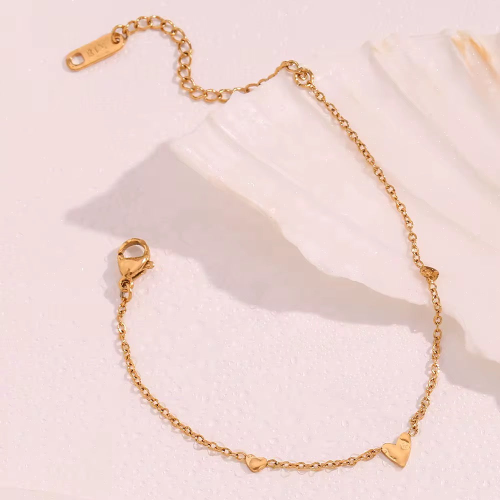 The Dainty Heart Bracelet