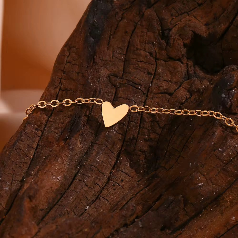 The Dainty Heart Bracelet