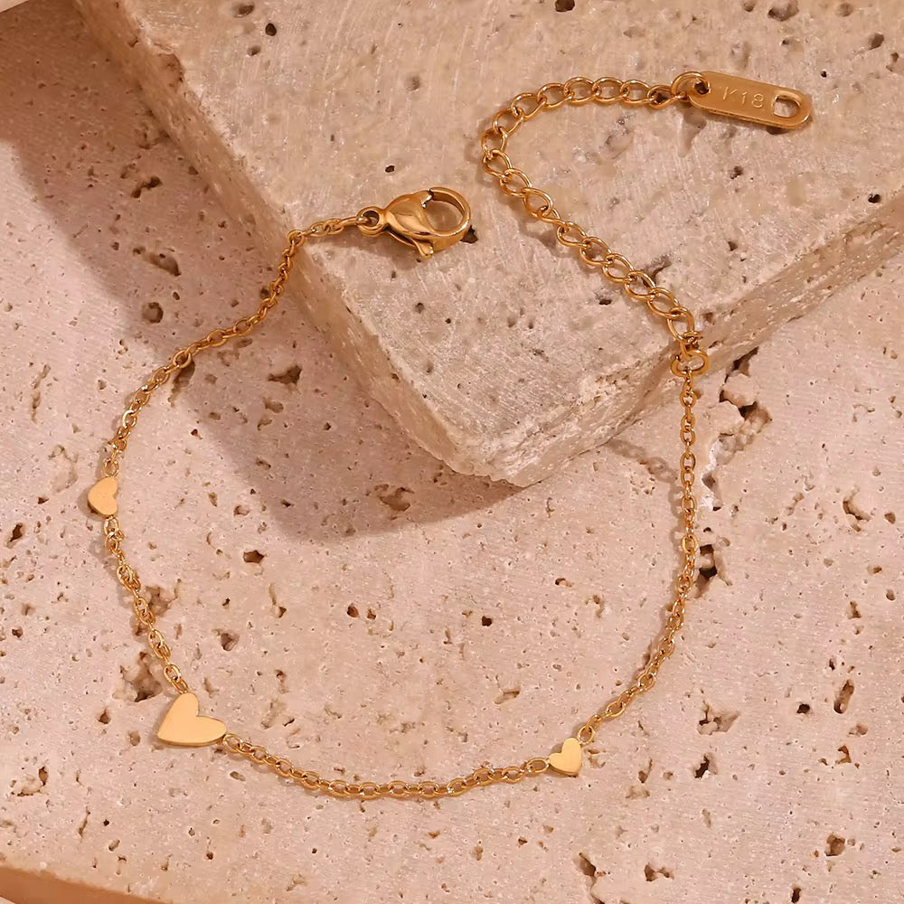 The Dainty Heart Bracelet