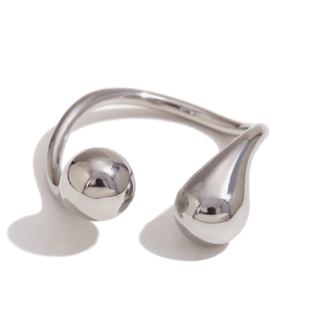 The Twist Drop Silver Ring