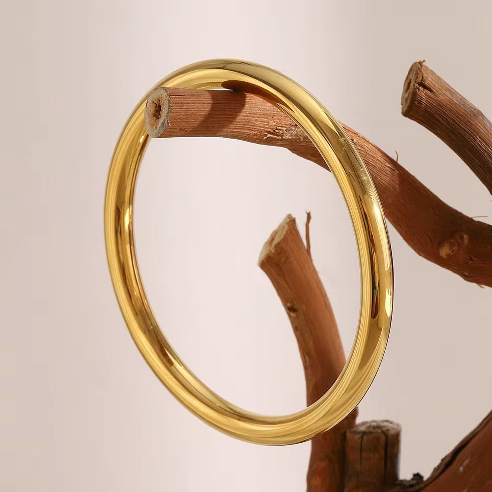 The Classic Bangle