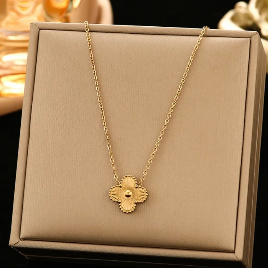 The Clover Necklace