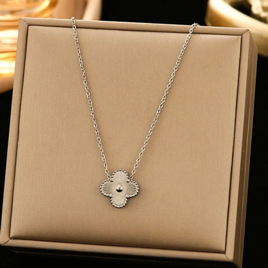 The Clover Silver Necklace