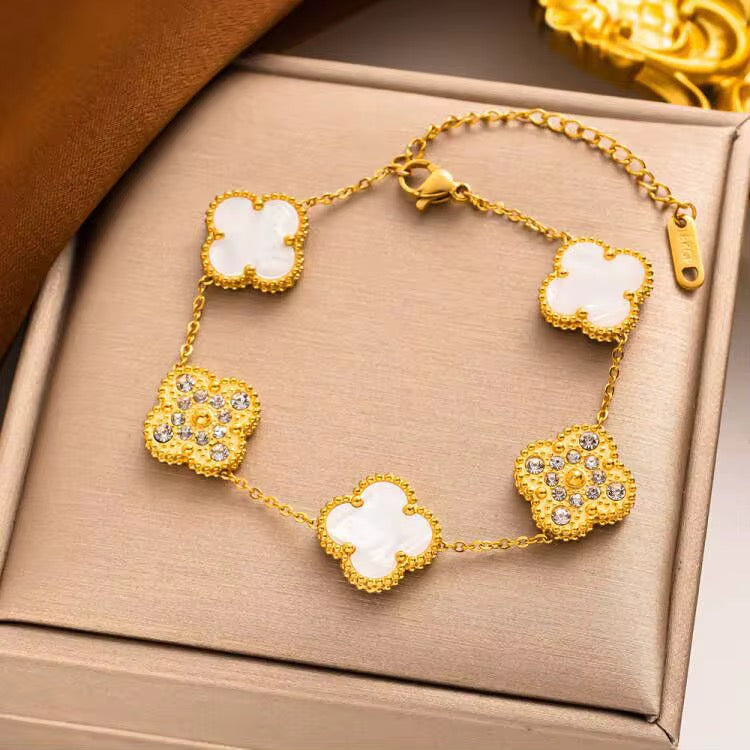 The Clover Stone Bracelet