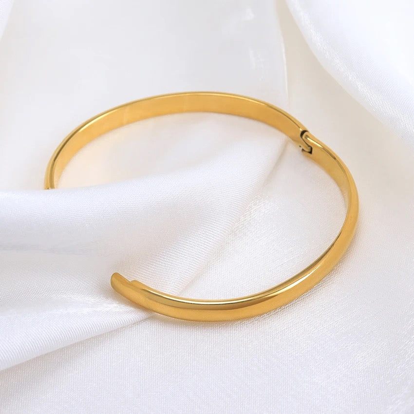 Load image into Gallery viewer, The Simple Hinge Bangle
