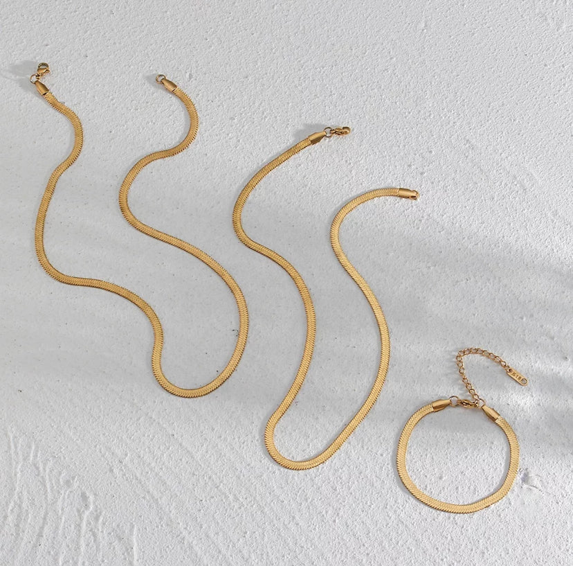 Load image into Gallery viewer, The Amber Snake Chain
